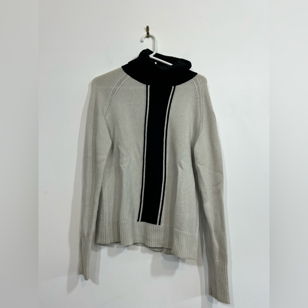 Theory Grey and Black Turtleneck Sweater Women’s Size Large